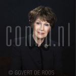 13-11-2008 Mies Bouwman at home, on behalf of Avrobode Magazine.

[keywords]Posed, Half Length, Eyecontact[/keywords]